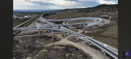 Pasajul de la Jucu rămâne închis, afectând traficul din zonă.