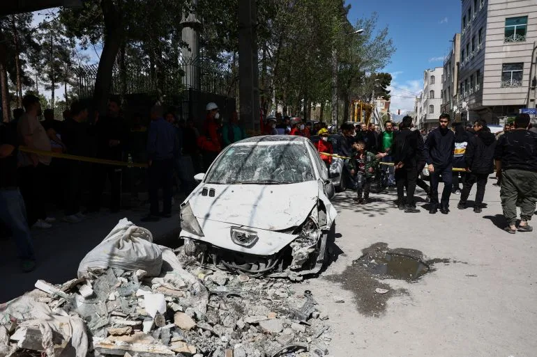 Distrugeri semnificative în urma atacurilor asupra infrastructurii din Iran.