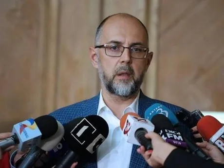 Kelemen Hunor vorbește în fața presei despre negocierile guvernamentale.