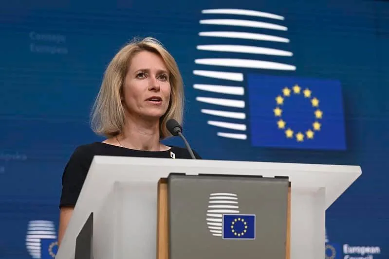 Kaja Kallas discutând despre tensiunile diplomatice la reuniunea G7.