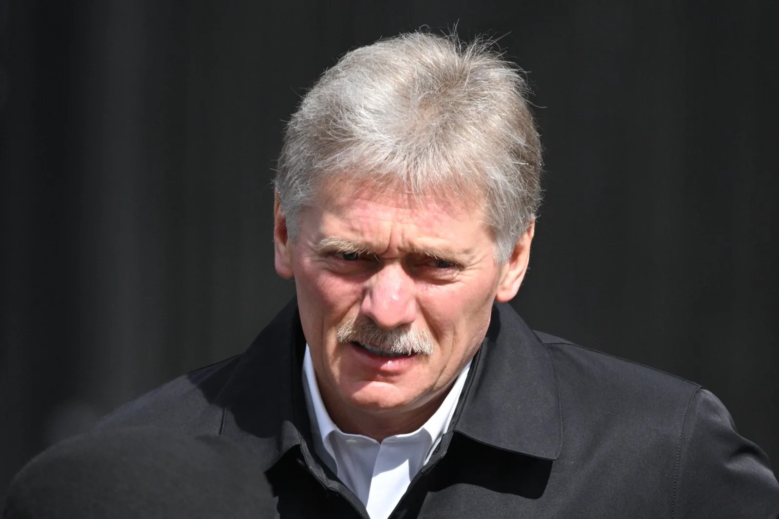 Dmitri Peskov discutând despre securitatea Estoniei și amenințările nucleare.