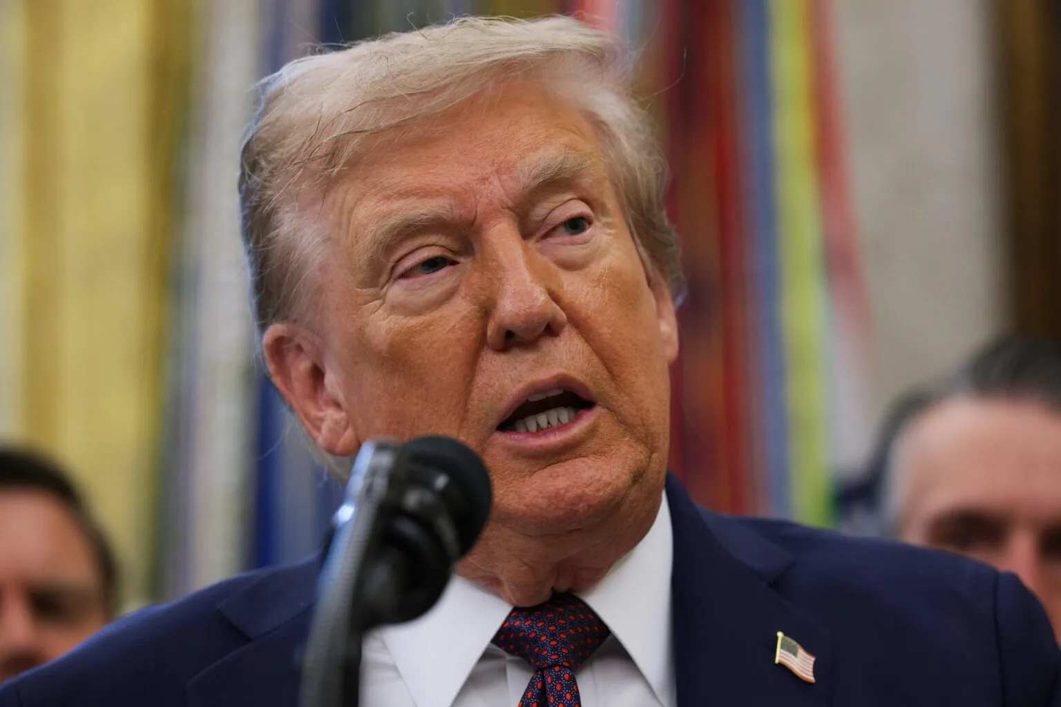 Donald Trump discutând despre tensiunile cu Iranul și propunerile de acord.