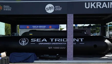Drona subacvatică Sea Trident expusă la Eurosatory, evidențiind tehnologia avansată.