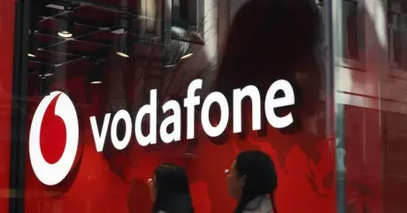 Vânzarea acțiunilor Vodafone de către e& către Xavier Niel.