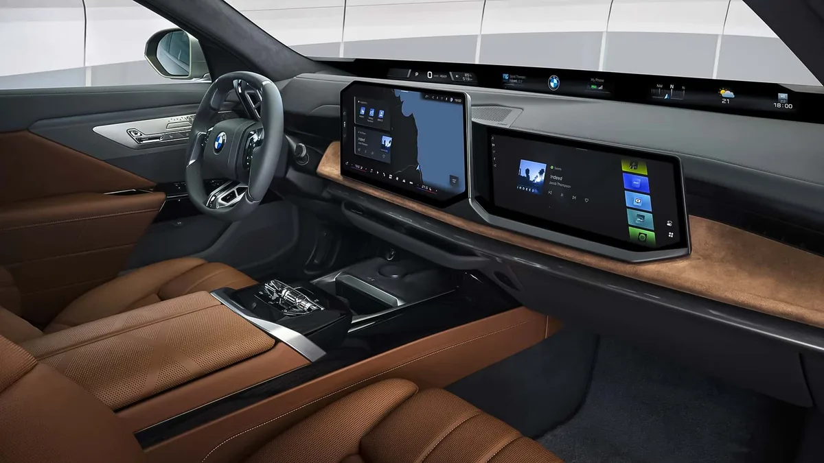 Interiorul luxos al BMW Seria 7 facelift 2026.