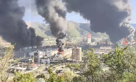 Incendiu la rafinăria din Tuapse după atacuri cu drone, provocând panică în zonă.