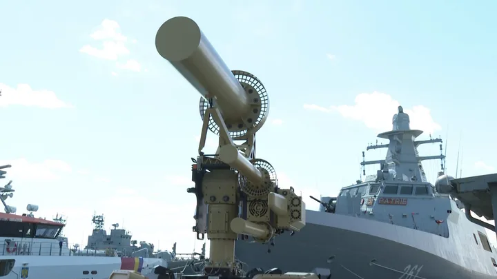 Sistem antidronă testat în port militar, pregătit pentru apărarea infrastructurii.