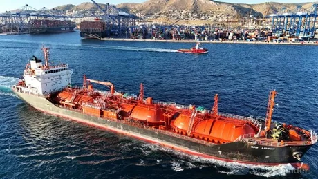 Nava GPL Gas Lisbon navigând pe Marea Neagră, cu echipaj evacuat.