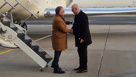 Întâlnire diplomatică între emisarul SUA și oficiali ruși la Sankt Petersburg.