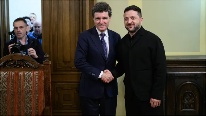 Nicușor Dan și Volodimir Zelenski la o întâlnire oficială în Ucraina.