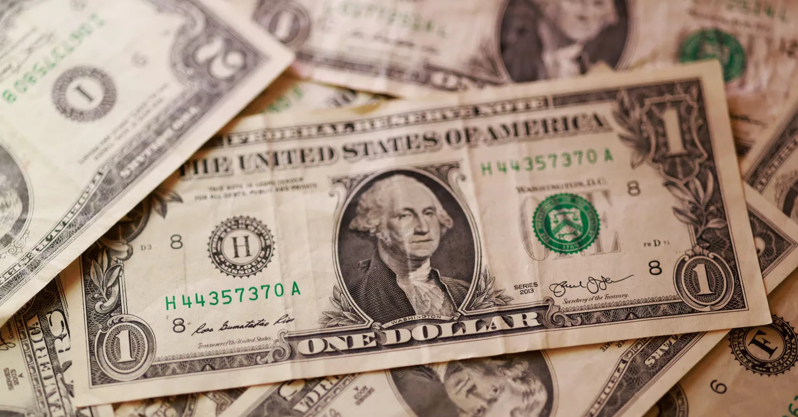 Dolarul american se îndreaptă spre a doua pierdere săptămânală - Optimismul privind pacea în Orientul Mijlociu reduce cererea pentru activele de refugiu