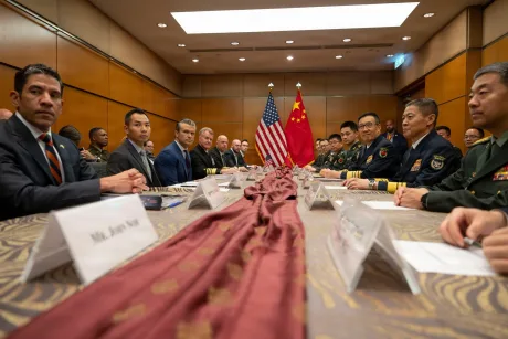 Întâlnire între oficiali americani și chinezi pe teme de apărare.