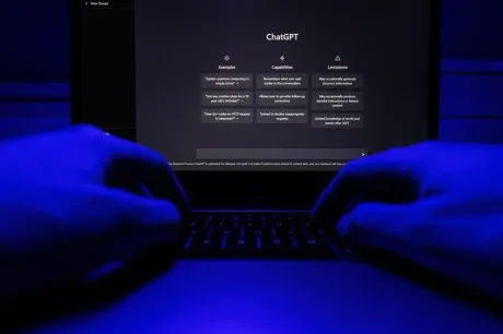 Ecranul ChatGPT cu opțiuni și exemple de utilizare.