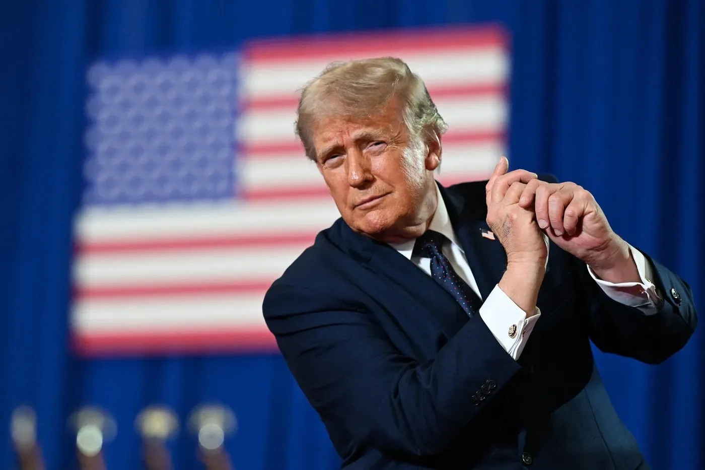 Donald Trump își promovează imaginea printr-un clasament controversat al președinților.