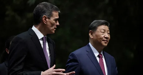 Premierul spaniol discutând cu președintele chinez la Beijing.
