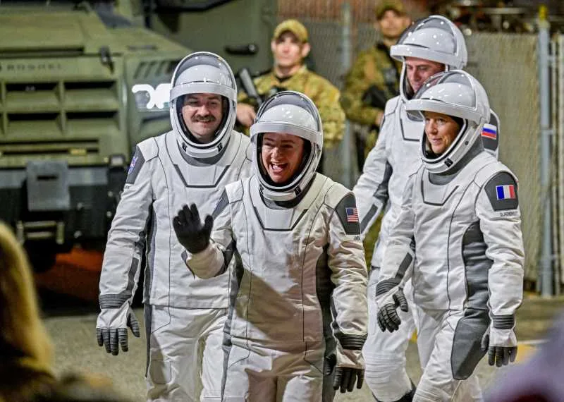 Astronauții pregătiți pentru o eventuală evacuare de pe ISS.