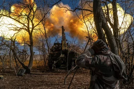 Explozie puternică în timpul unui atac militar în Ucraina.