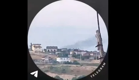 Fum și distrugeri vizibile în Crimeea după atacurile ucrainene recente.