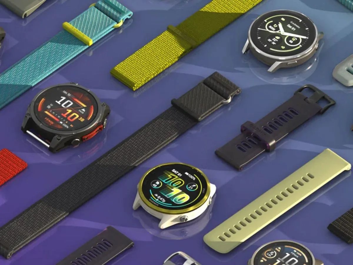 Dispozitive purtabile Garmin cu design modern și funcții avansate de monitorizare.