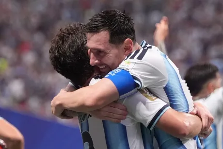 Argentina sărbătorește revenirea dramatică în meciul cu Egiptul.