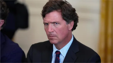 Tucker Carlson exprimându-și îngrijorările legate de dosarele Epstein.