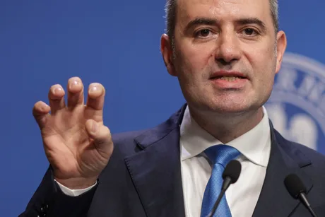 Ministrul Finanțelor discută despre evaluarea Fitch pentru România.