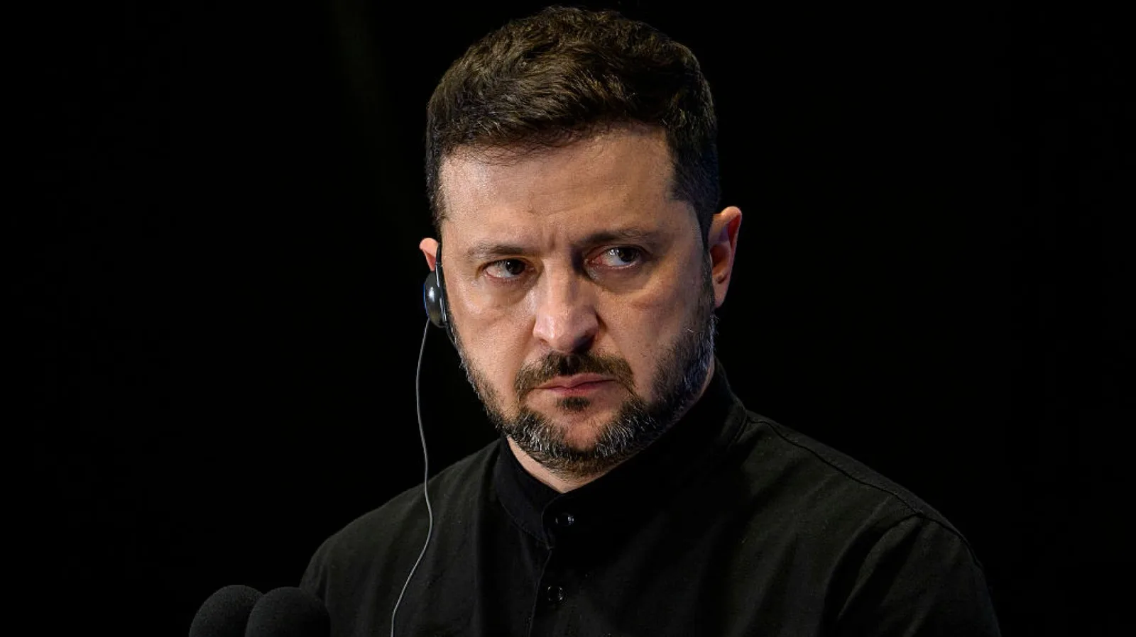 Zelenski analizează rezultatele sondajului pentru alegerile prezidențiale din Ucraina.
