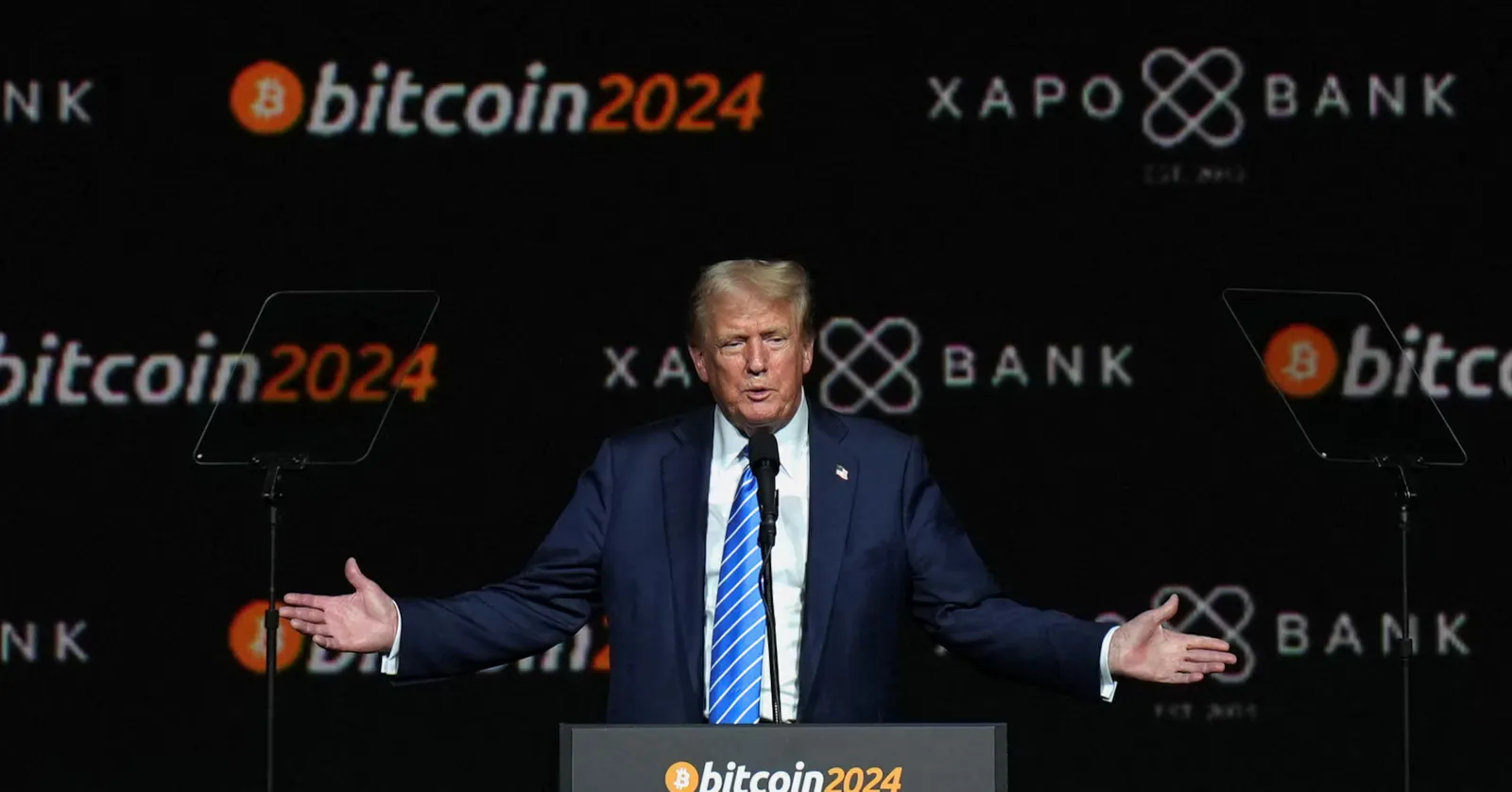 Donald Trump vorbește despre veniturile din criptomonede la un eveniment dedicat acestora.