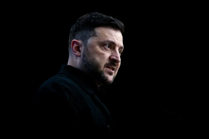 Zelenski anunță întărirea apărării în Donețk cu noi comandanți.