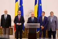 Nicușor Dan susține o conferință de presă despre guvern.