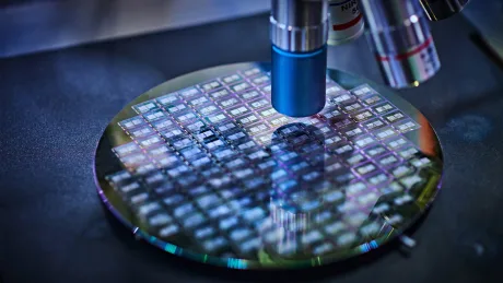 Cipuri semiconductoare cu tehnologie avansată pentru criptare post-cuantică.