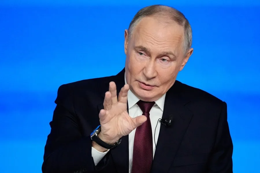 Vladimir Putin discută despre provocările internaționale și securitatea europeană.
