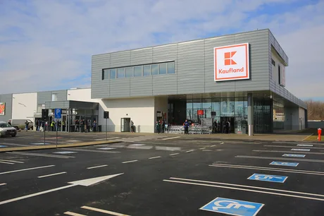 Noua abordare a parcărilor Kaufland în România, cu abonamente pentru clienți.