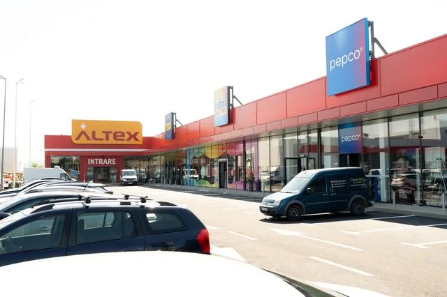 Nou magazin Altex în Târgu Neamț, extindere rețea retail electro-IT.