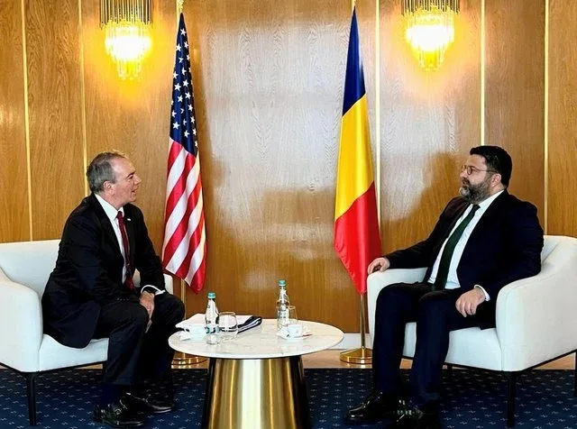 Discuție între oficiali români și americani despre cooperarea economică și securitate.