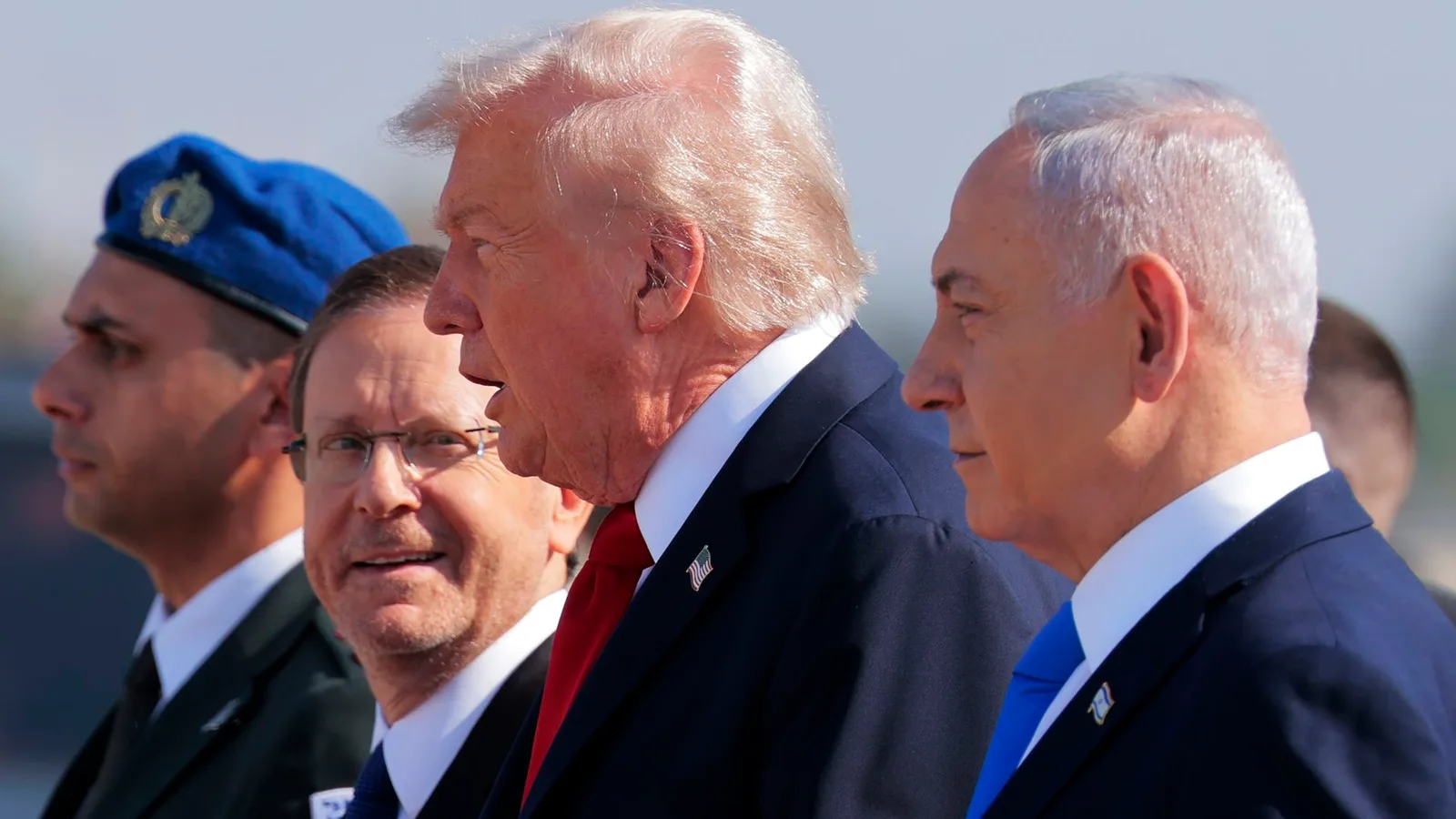 Isaac Herzog și Donald Trump discutând despre relațiile internaționale.