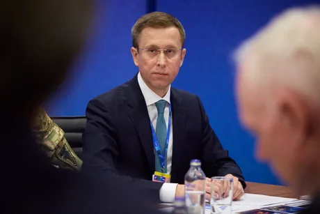 Premierul Serhii Korețkîi discutând despre măsurile de protecție a rețelelor de comunicații.