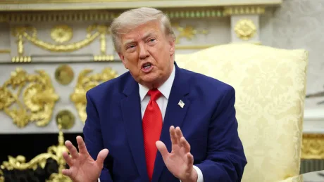 Donald Trump discutând despre acordurile nucleare cu Arabia Saudită.
