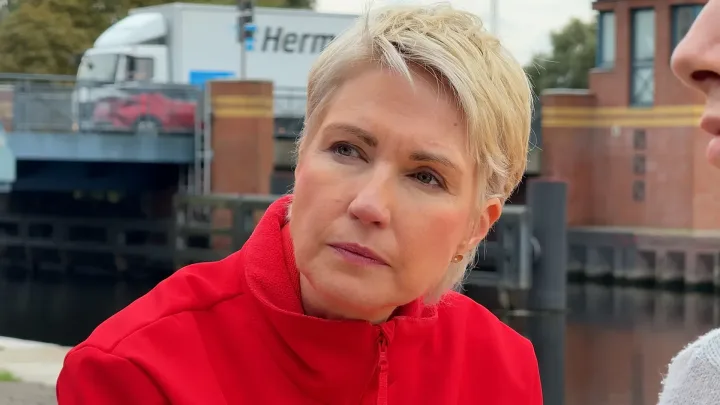 Manuela Schwesig discută despre subvențiile agricole și impactul lor asupra fermelor mici.