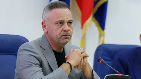 Florin Barbu, ministru al Agriculturii, în timpul unei conferințe de presă.