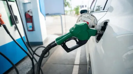 Scumpirea motorinei afectează bugetul românilor în această perioadă.