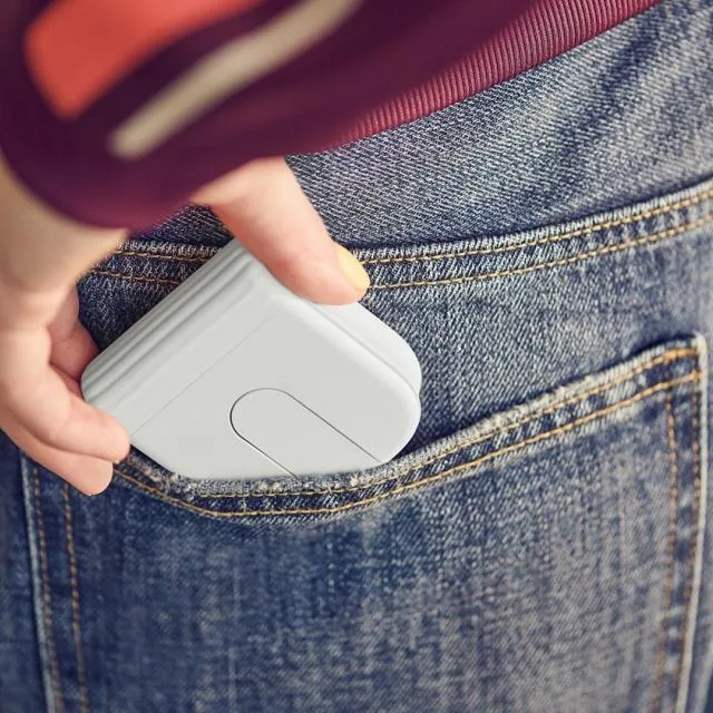 Mouse-ul pliabil Mobi Fold se potrivește perfect în buzunar.