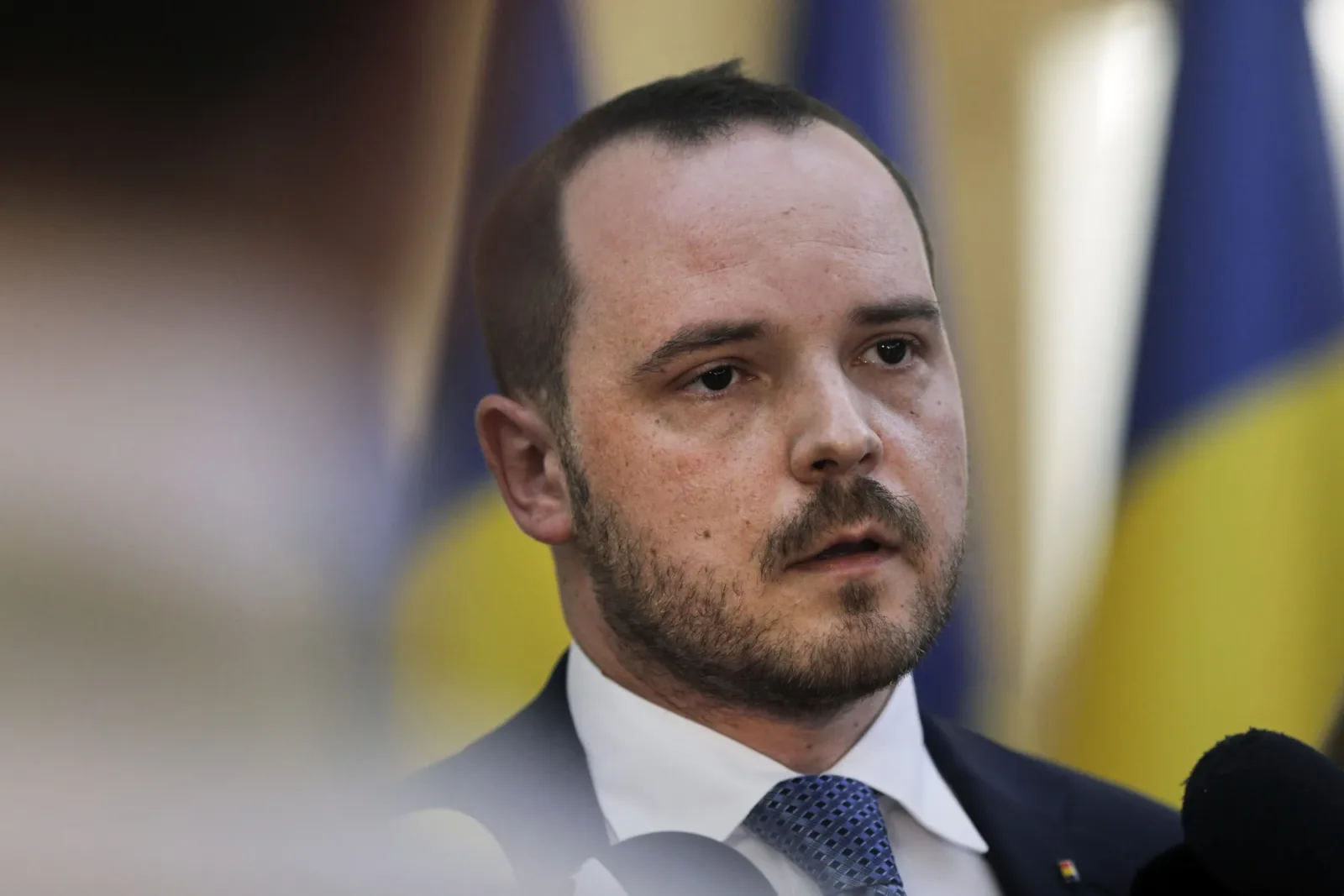 Ministrul Sănătății discută despre prețurile medicamentelor și măsurile de prevenție.