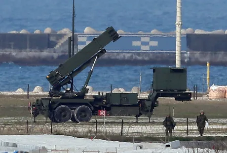 Rachetă PAC-3 Patriot pregătită pentru mentenanță în Polonia.