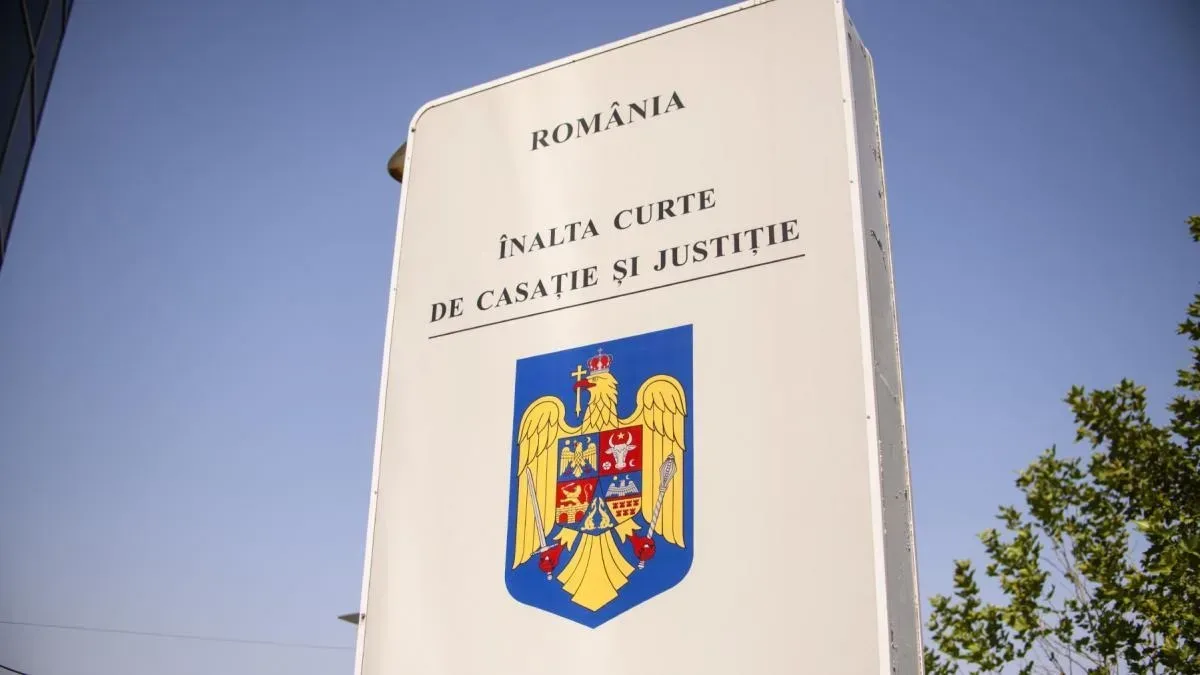 Placa Înaltei Curți de Casație și Justiție din România.