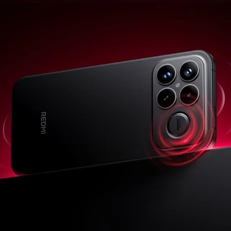 Detaliu al camerei telefonului Redmi K90 Ultra, cu design modern.