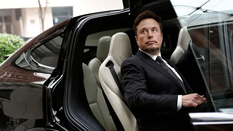Elon Musk discută despre viitorul inteligenței artificiale în spațiu.