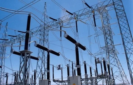 Instalații electrice moderne, simbol al eficienței energetice în companiile de stat.