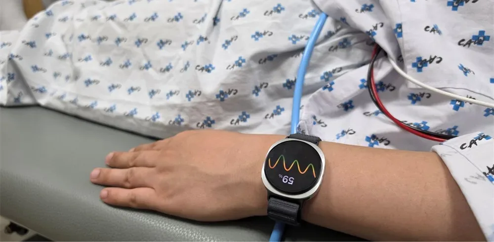 snapdragon wear elite, galaxy watch ultra 2, samsung - copertă