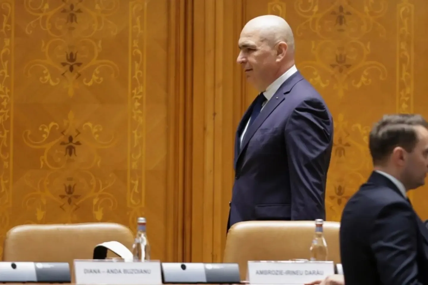Parlamentul a demis Guvernul Bolojan, deschizând o perioadă de interimat.
